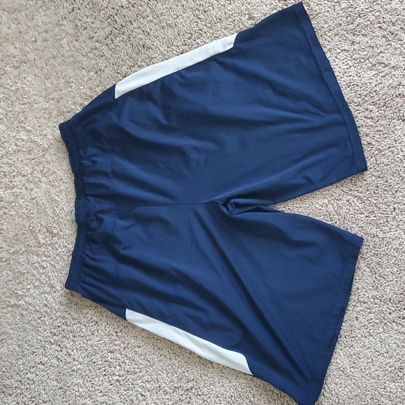 Nike Fit Dry shorts - Picture 2 of 6
